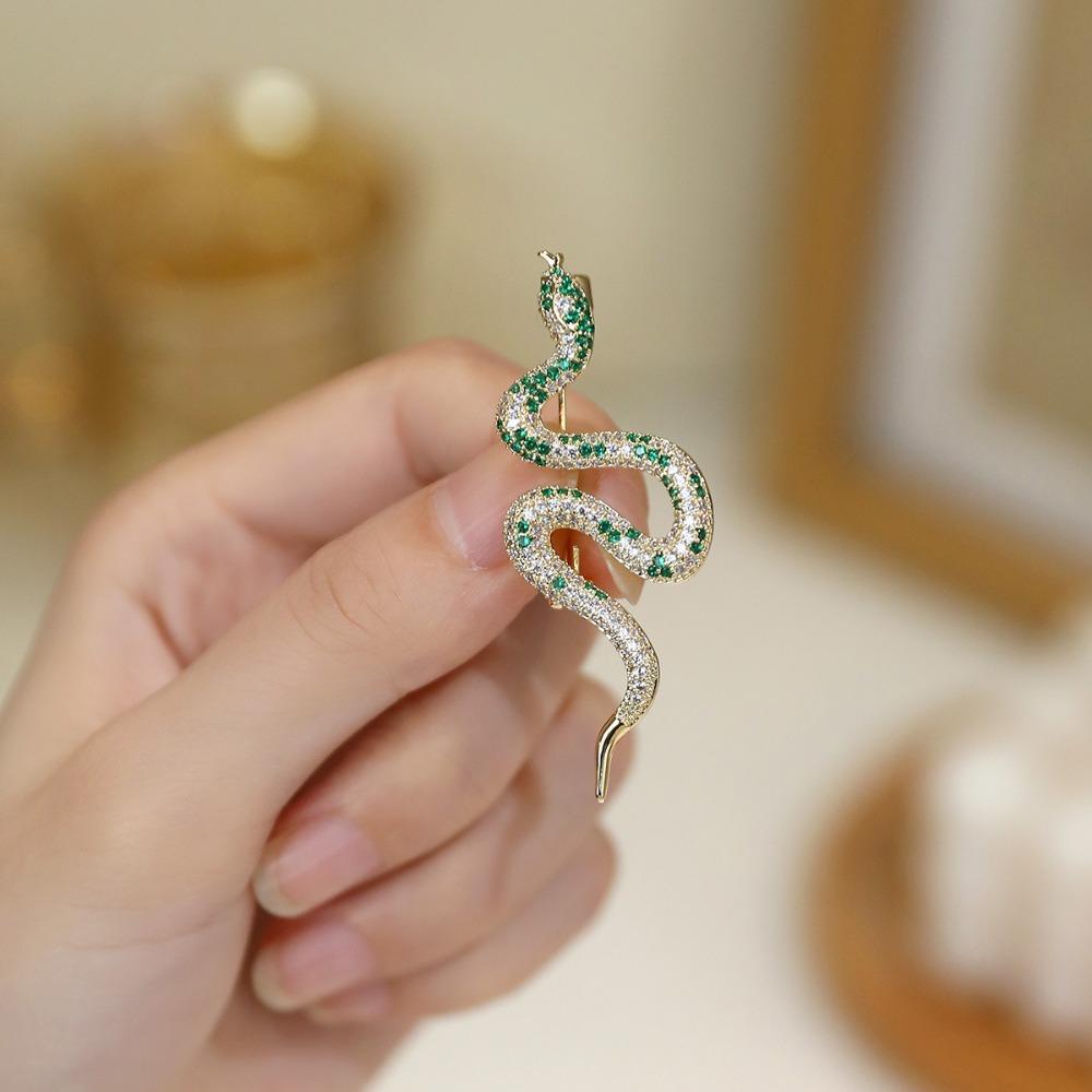 Minimalist Rhinestone Collar Pins Animal Snake Lapel Pin Temperament Zodiac Snake Brooch Party