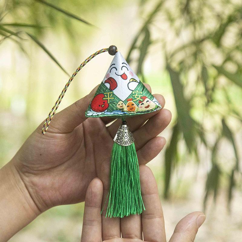 Dragon Boat Festival Zongzi Mugwort Sachet: Mosquito Repellent Emoji Pack & Creative Triangle Pendant Gift