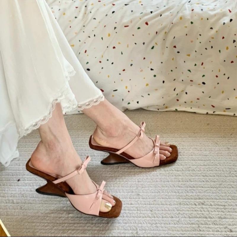 Fashion Bow wedge flip-flops Women wear 2024 new French square head open-toed line band fashion retro with skirt heels