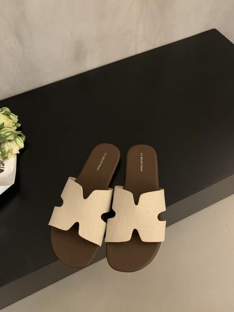 French Linen One-word Flat-bottomed Cool Slippers Women's Summer Wear 2025 New Vacation Style Seaside Soft Sandals