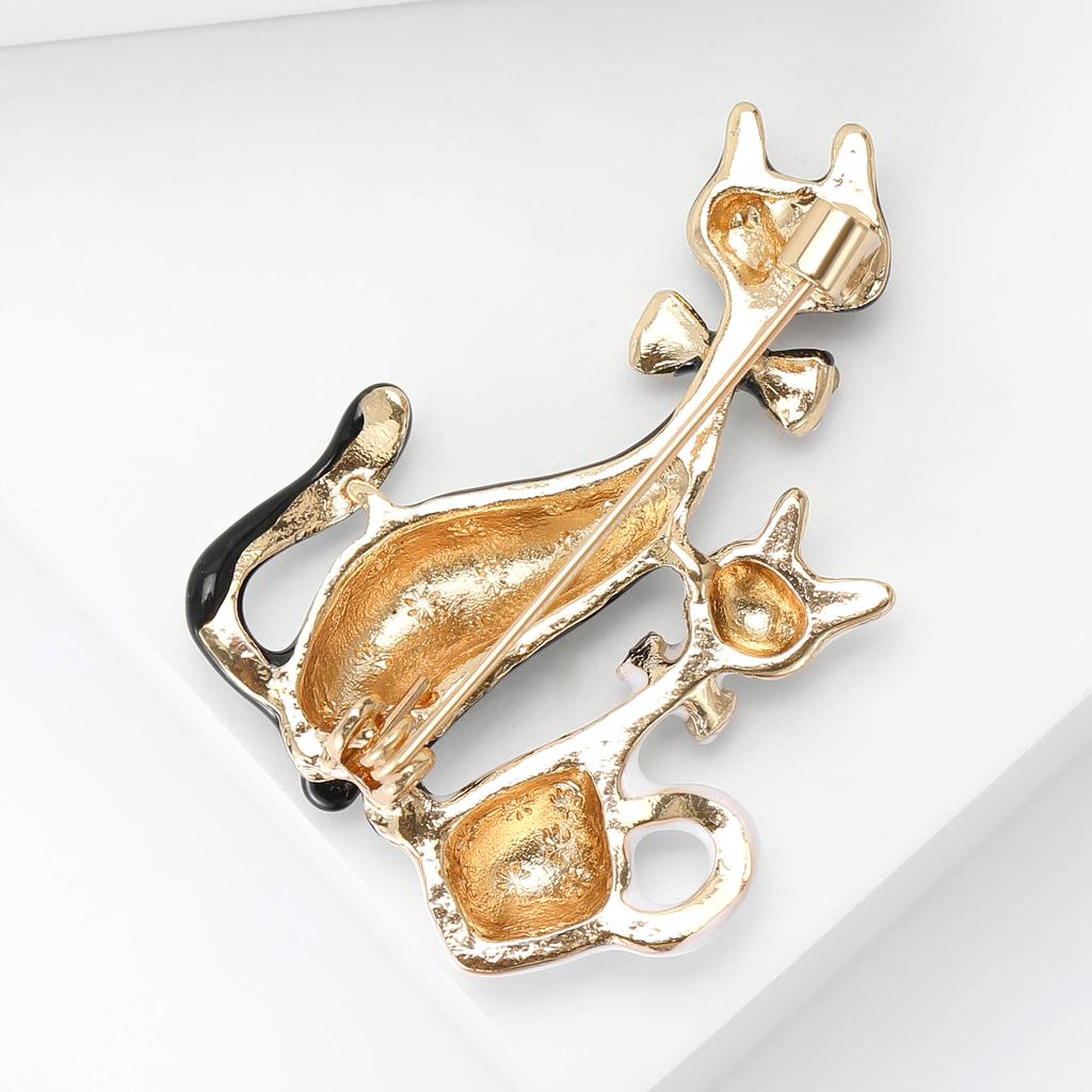 Эмалевый бант, две броши с изображением кота для женщин, унисекс, заколки с животными, 2 цвета, в наличии, повседневные аксессуары для вечеринок, подарки