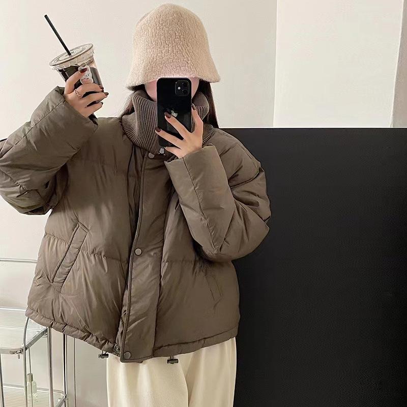 Трикотажная водолазка-пуховик женская короткая зимняя новая 2024 свободная белая утиная пуховая утолщенная теплая куртка