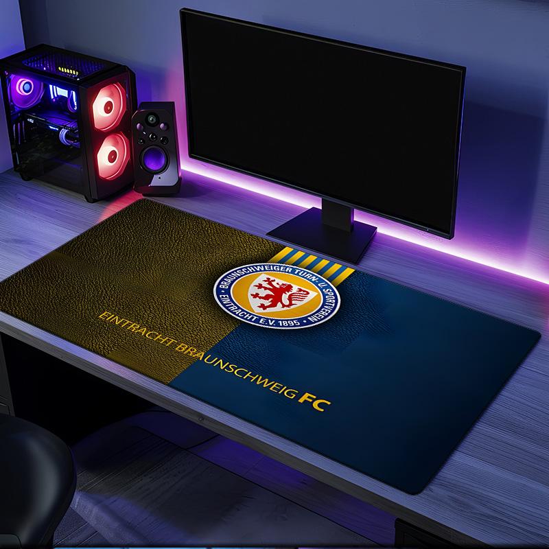 Braunschweig Fc Crest Design Mouse Pad, Rubber Base, Mouse Pad for Gamers and Office Use, Gaming Desk , Easy To Clean Mat Christmas fan gifts