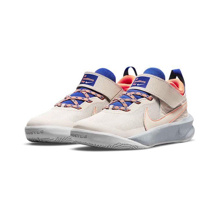 Nike Кроссовки детские Team Hustle D10 SE PS Desert Sand оранжевые светло-дымчато-серые фотонно-пыльные DD1882-001