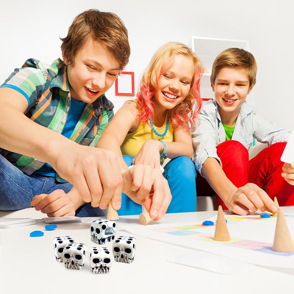 5Pcs Halloween White Skeleton Dice Decorative Mini Skeleton Face Gaming Dice for Club Pub Halloween