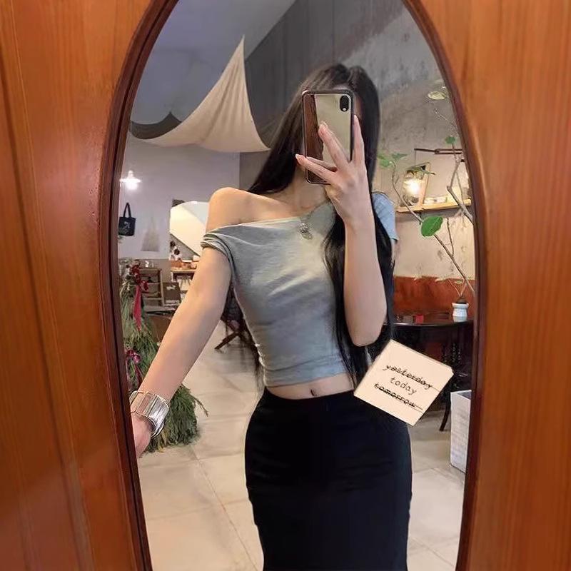 Острый Асимметричный Топ на Одно Плечо с Коротким Рукавом, Подчеркивающий Фигуру - Сексуальный и Уникальный Летний Стиль для Женщин