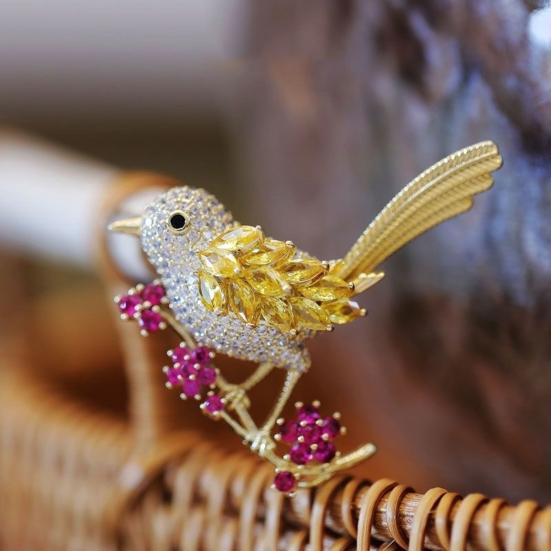 Chinese Style Brooch Pin Sparkling Rhinestones Magpies Bird Shape Lapel Pin Suit Coat Dress Jewelry Gift