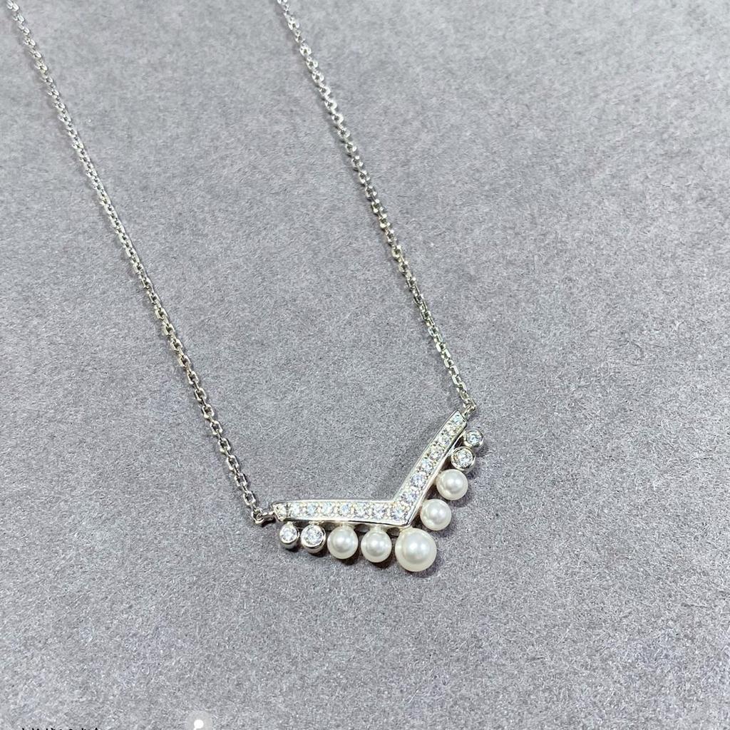 2023 Новый Горячий Бренд Женское Ожерелье Юбилейный Подарок Ювелирные Изделия Мода Роскошный Дизайн Сердце V-образные Жемчужные Ожерелья Для Женщин