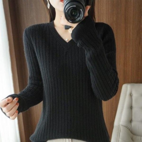 Women's Autumn and Winter Sweater Loose Fit Korean Version Plus Size V-neck Top Stylish Base Knit Sweater