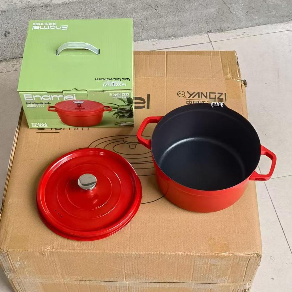 Эмалированная чугунная кастрюля с антипригарным покрытием и большим объемом: Кастрюля с плоским дном для супов и других блюд.