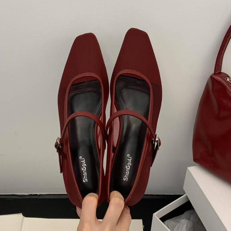 Модная SUOJIALUN 2025 Осень Женская Красная Обувь на Плоской Подошве Модная Сетка Квадратный Носок Мелкая Мэри Джейн Балетки Уличная Мягкая Платье Одинарная Обувь