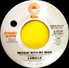 7-дюймовая пластинка LABELLE Messin With My Mind 850140 Epic 1975 США SoulFunk Б/у