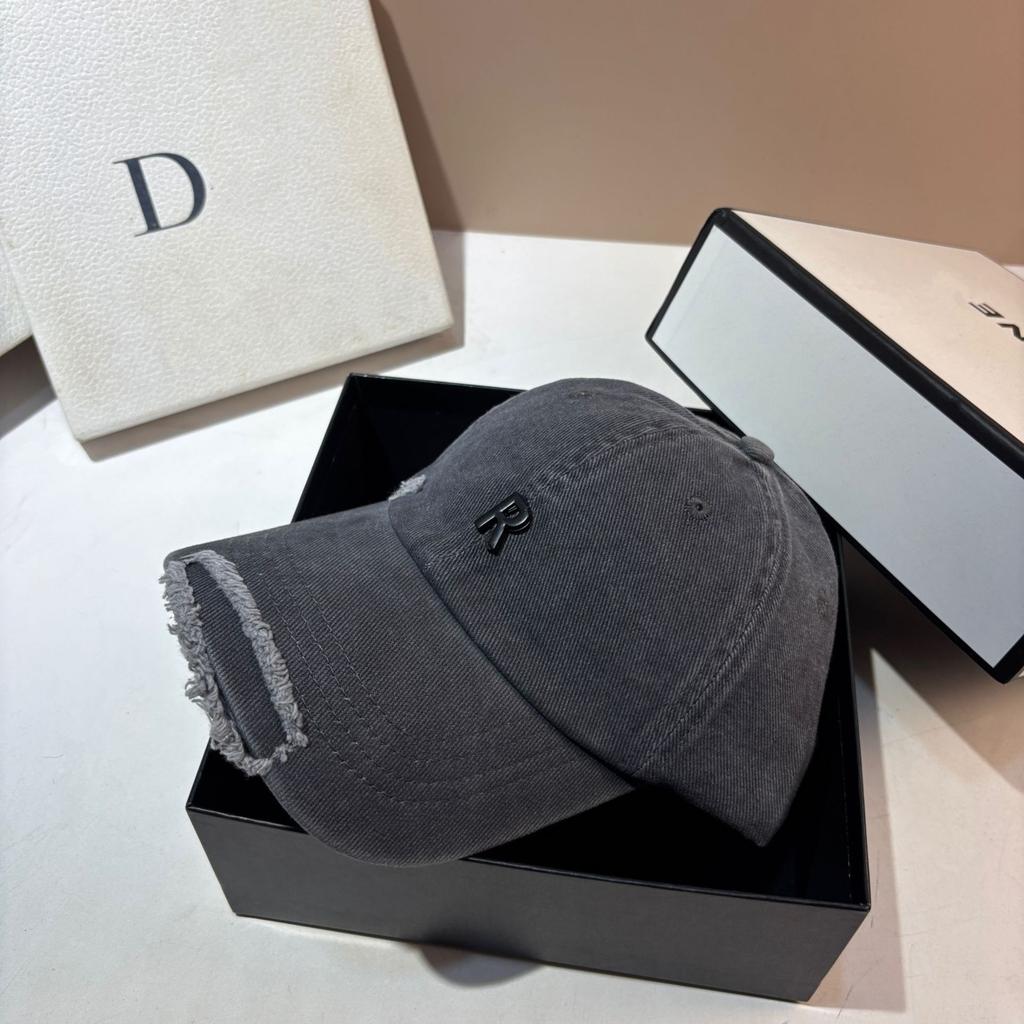Spring and Autumn Thick Abraded Cotton Cap R Personality Ripped Casual Cap Outdoor Men's and Women's Sports Baseball Cap