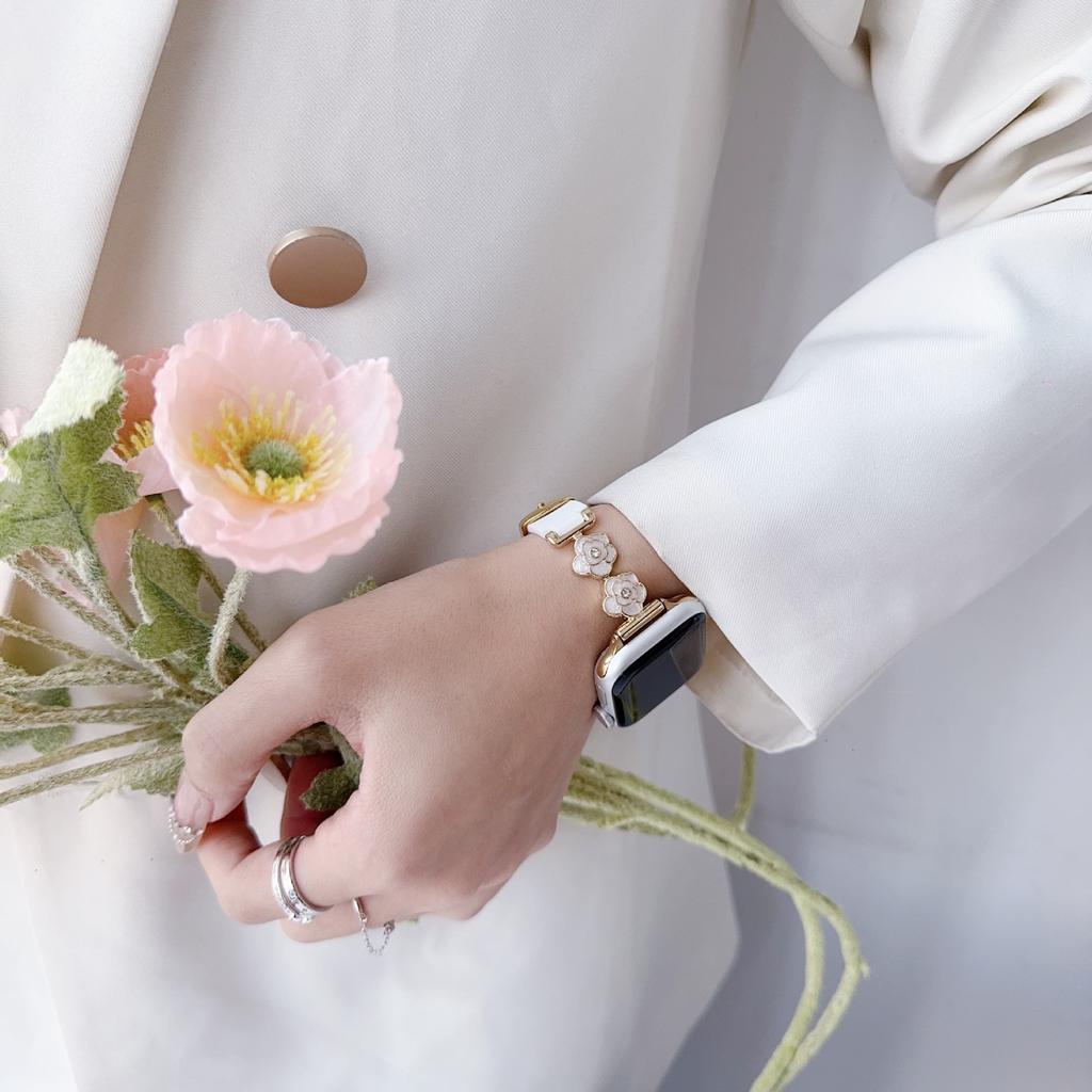 Suitable for Apple s11 watch iWatch78910SE camellia and silicone strap Huawei GT6PRO Xiaomi