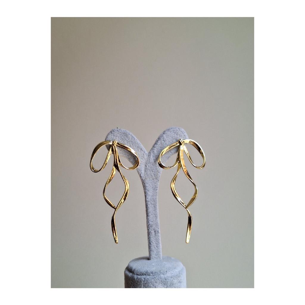 Стальная серьга-бантик, золото