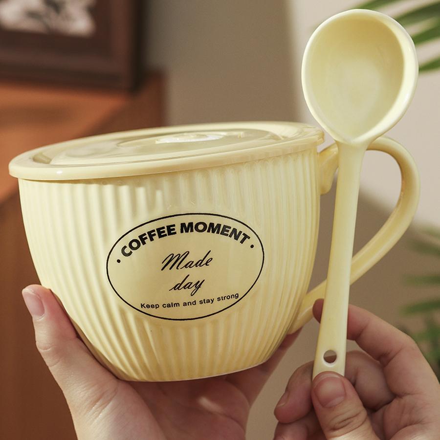 Керамическая чаша/кружка большой вместимости 700 мл с крышкой и ложкой, с винтажной текстурой; подходит для супа, кофе или лапши быстрого приготовления.