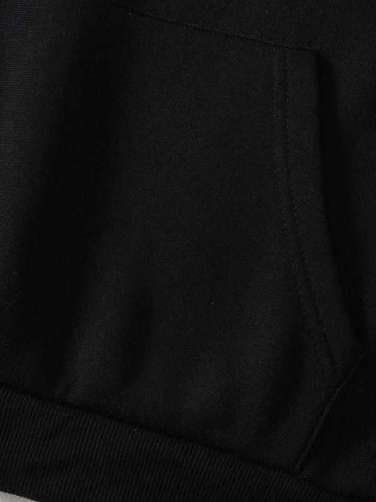 For the new men's and women's long-sleeved printed tops in 2025 choose streetwear as a couple's hoodie for autumn and winter