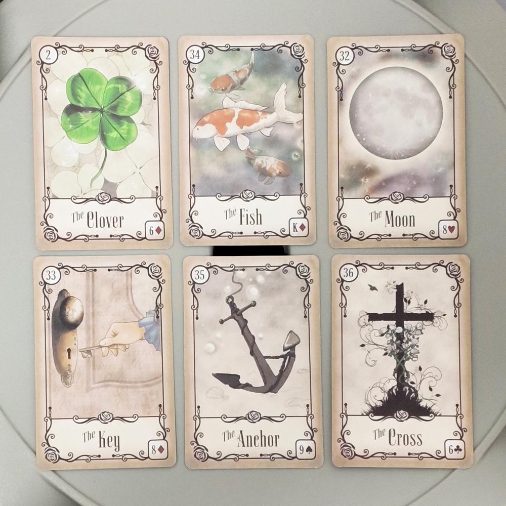 Карты Ленорман «Под розами» Очаровательная колода Пти Ленорман из 40 карт, представленная с нежными иллюстрациями в сепии 9*6 см