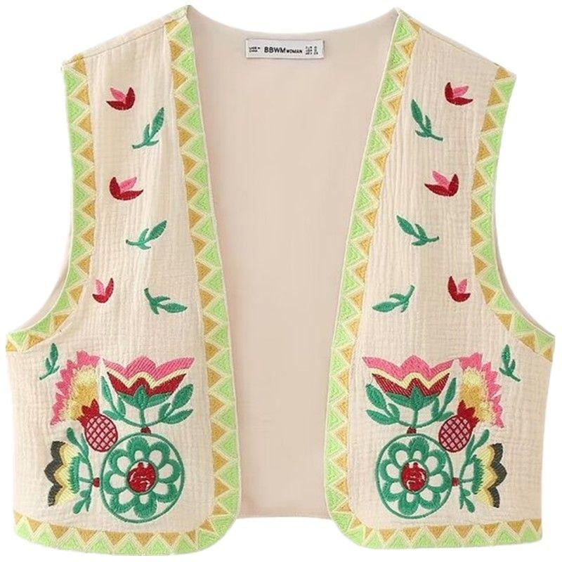 Fashion Style 2024 Spring New Arrival Women's Clothing Slim Looking Versatile Casual Fashion Niche Design Embroider Tops