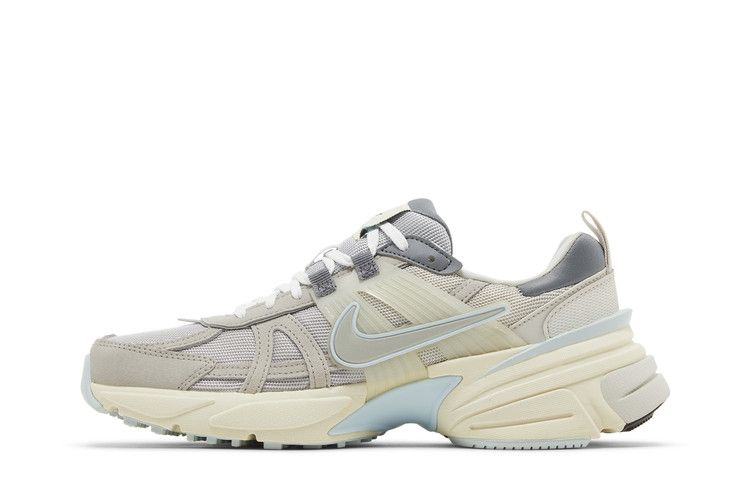 Women's Sneakers Nike V2K Run Light Bone Metallic Platinum (Women's)