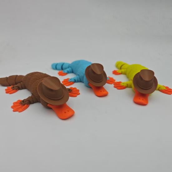 3D Printed Platypus Articulated Flexible Animal Stress Relief Toy Platypus Wearing Hat Desktop Pet Fidget Toy for Home Office Decoration
