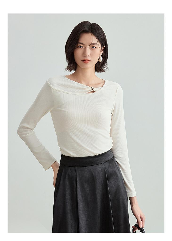Minimally sloping collar hollowed out top