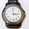 Подержанные швейцарские армейские часы VICTORINOX, кварцевый циферблат белый, работоспособность не подтверждена, кожаный ремешок снят (Сторона 6 часов), красивый замок, не прилипает,