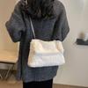 Fashion Women Shoulder Bag Furry Handbag Chain Underarm Bag Large Capacity Square Flap Messenger Bag Plush Totes ARI