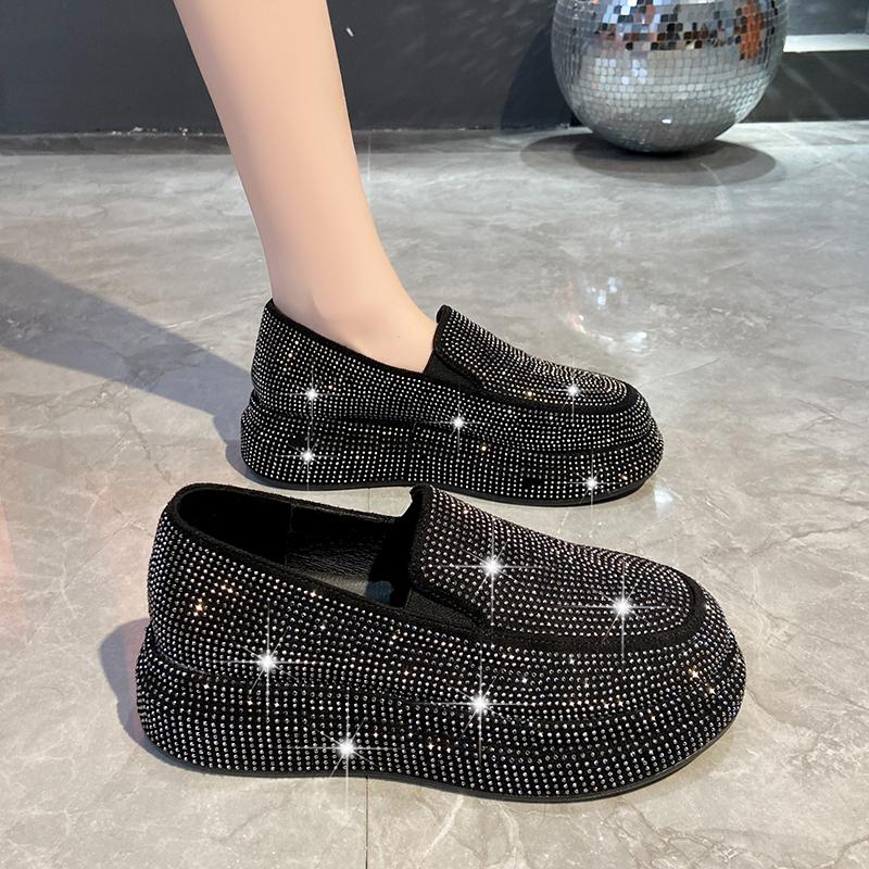 Женская повседневная обувь 2024 года, новые трендовые дышащие кроссовки с толстой подошвой, женская спортивная обувь на плоской белой платформе со стразами, размер 35-40