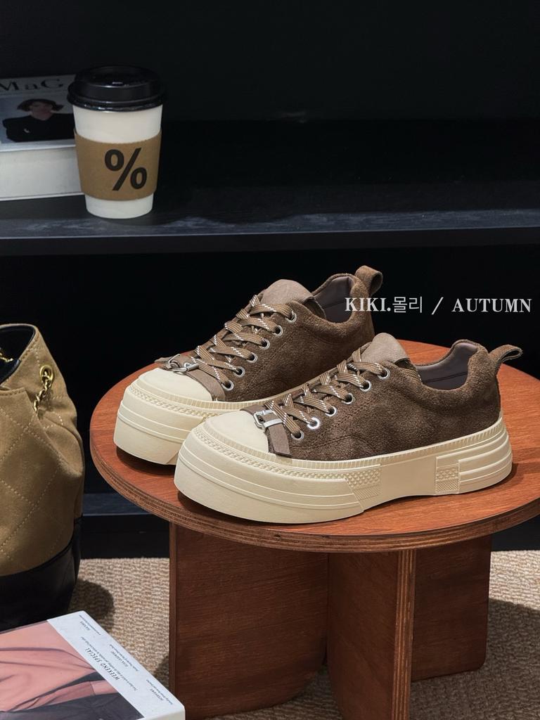 Ретро женские кеды из коровьей кожи, тренд инс, ранняя осень 2025, новая нишевая деконструкция на толстой подошве, увеличивающие рост, повседневные спортивные туфли