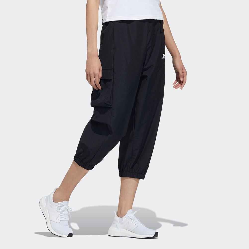 adidas Трикотажные брюки женские черные GP0663