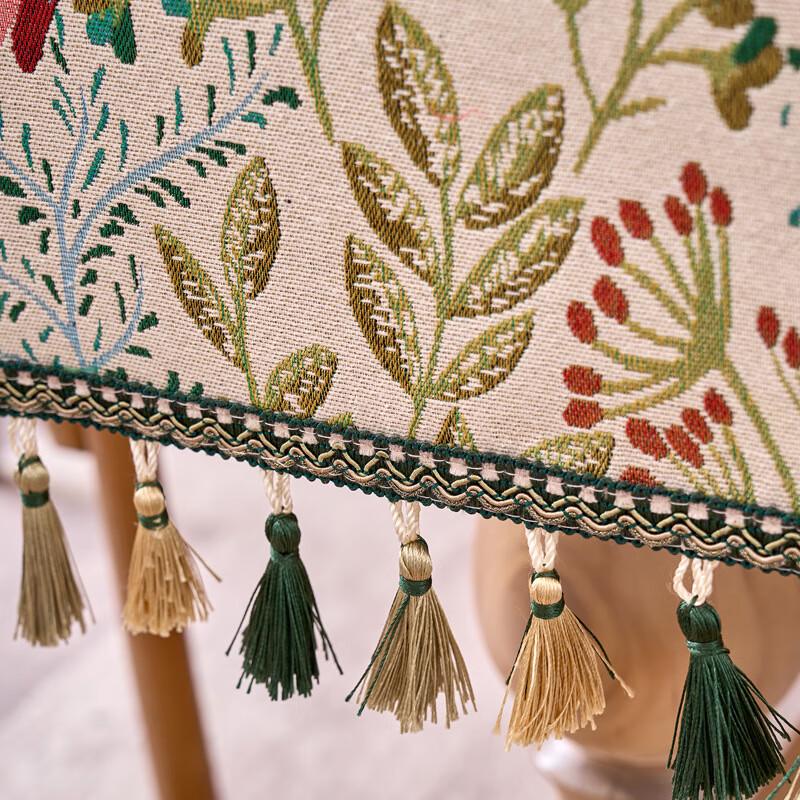 ZISIZ Vintage Tassel Table Runner