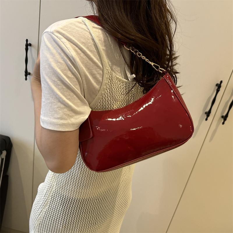 Textured Glossy Patent Leather Shoulder Armpit Bag Women's New Fashionable Versatile Commuter Messenger Small Square Bag