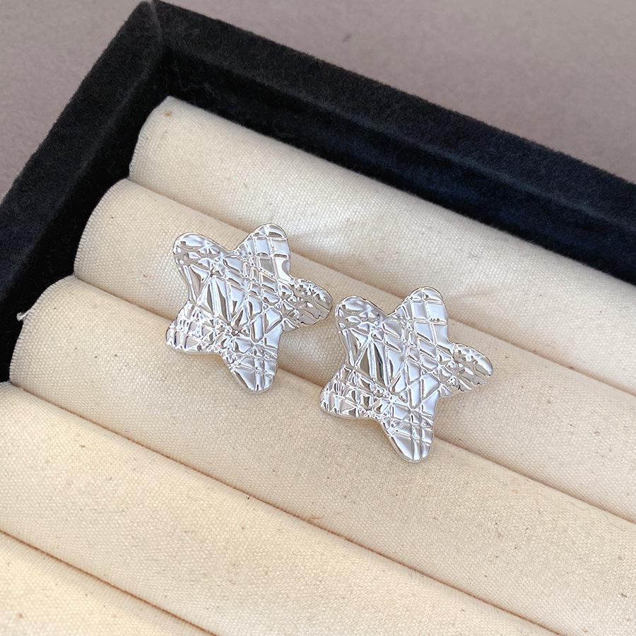 Steel needle acrylic pleated thread water drop stud earrings light luxury high-end earrings new simple and versatile earrings