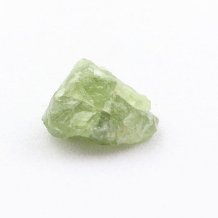 Pierres et Minéraux. Peridot. 4.130 ct. Almklovdalen, Vanylven, Norvège.