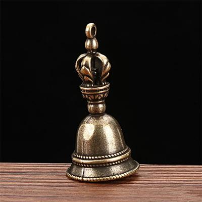 Старый бронзовый колокольчик, украшающий недеформирующуюся тонкую декоративную компактную антикварную латунную подвеску для гостиной
