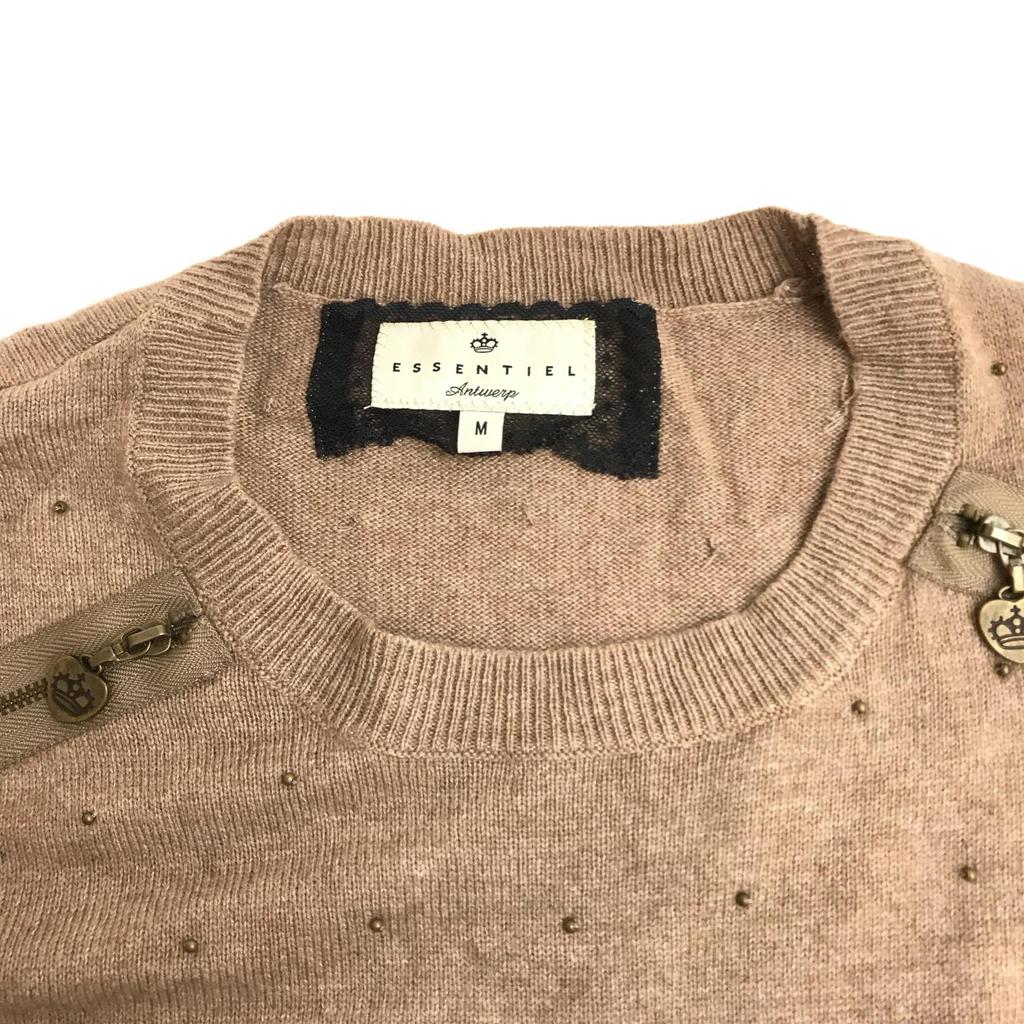 Вязаное платье Essentiel Antwerp с коротким рукавом, на плечевой молнии и с бусинами(ИСПОЛЬЗОВАЛ)