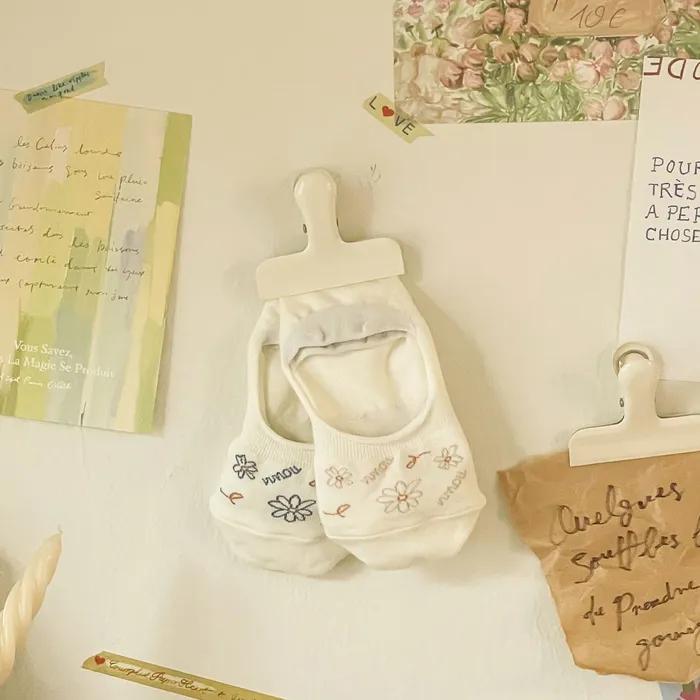 F03_ЛЕТЯЩИЕ ЦВЕТЫ ФЕЙКОВЫЕ НОСКИ_бежевый