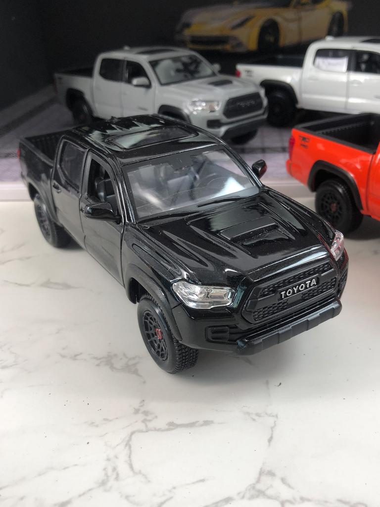 DTEZTU1 Maisto 1:27 Toyota Tacoma TRD Pro 2023 модель автомобиля, металлическое украшение из цинкового сплава, коллекционный подарочный автомобиль