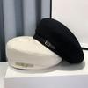 Retro England Belt Buckle Beret Women Winter Temperament Sense Cap Niche Design Sense Classic Belle Cap Painter Hat