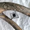 Серебряное кольцо с натуральным сапфиром 1.755ct, фианитами, вес изделия 3,3 гр (2202608)