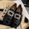 Кожаные мокасины женские 2025 весна и осень стразы пряжка новые маленькие кожаные туфли женские универсальные маленькие кожаные туфли в британском стиле одинарные