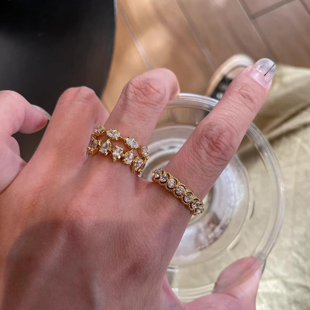 Французское Ретро Простое Нишевое Дизайн Кольцо с Высокоуглеродистым Бриллиантом Высокое Чувство Неровный Край Ряд Бриллиантов Наслоение Ношение Кольца на Мизинце Женщина