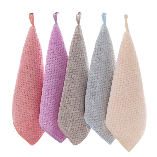 Yousheng Coral Velvet Plaid Texture Bath Towel Strong Water Absorption Fluffy Towel with Lanyard Design Easy To Clean Hand Towel