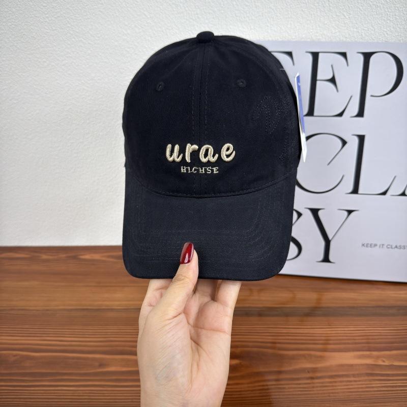 Spring and Autumn New Hat Women's Korean Niche Soft Top Baseball Cap Outdoor Versatile Face Small Shade Cap Men