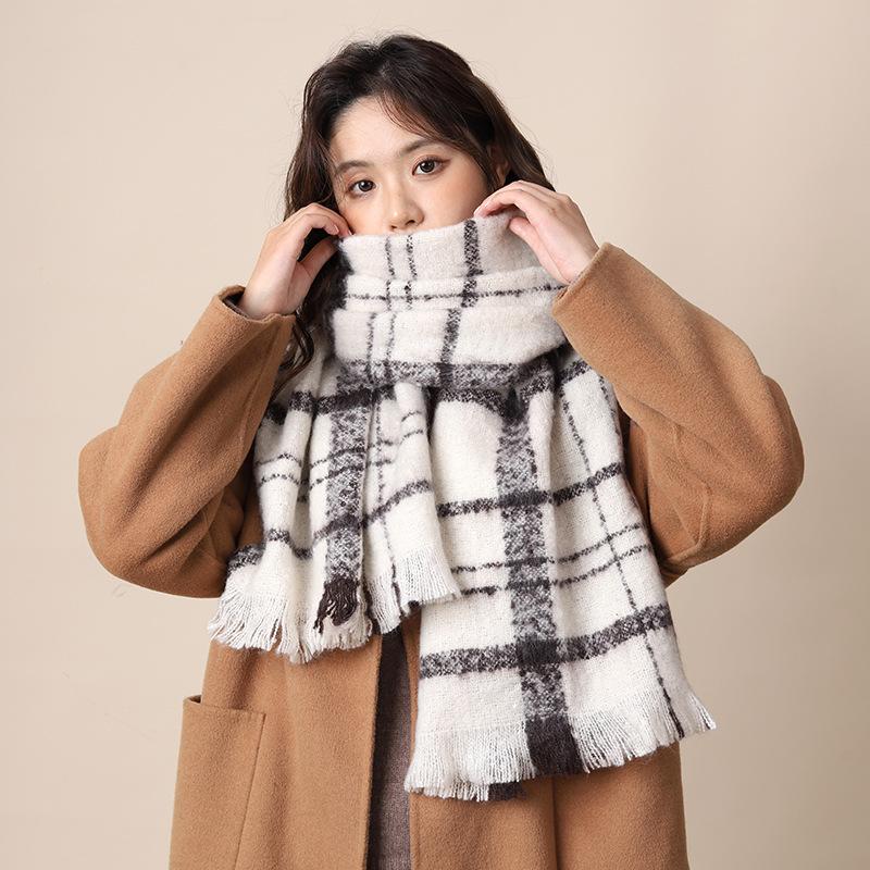 Winter Women'S Thick And Warm Mohair Black And White Checkered Scarf Shawl, Student Scarf, High-End Feeling, Windproof And Cold Proof