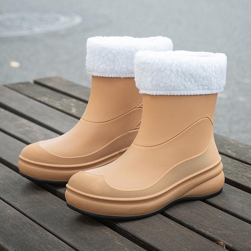 Outdoor Rain Shoes Fashionable Adult Waterproof Shoes Warm Short Rain Boots Women's Velvet Thick-soled Non-slip Versatile Rubber Shoes