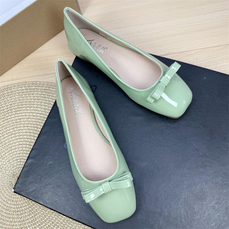 Модная женская обувь на плоской подошве 2025 Весна и Осень Новая неглубокая квадратная с бантом Большой размер Женская обувь 42 43 44 Женская обувь Лоферы Женские