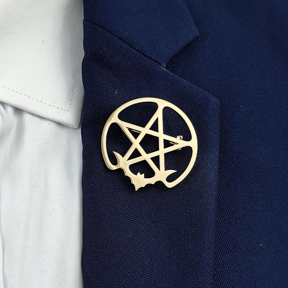Pentagram series stainless steel brooch, symbolizing the positive energy of warding off evil, symbol of cultural lapel jewelry.