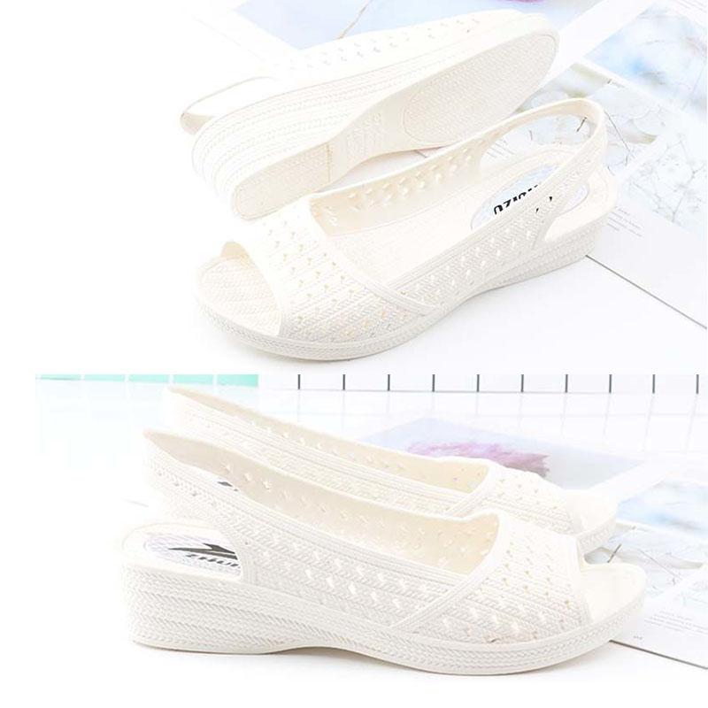 Женская летняя обувь с дырочками, повседневные сандалии на танкетке с открытым носком, нескользящая пляжная белая обувь с мягкой подошвой, белые туфли для медсестер